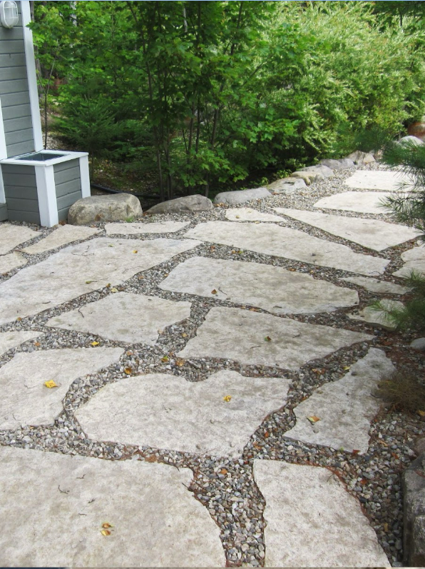 Pierres Mirabel Yard