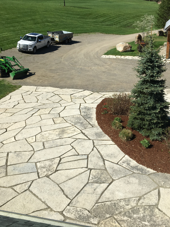 Pierres Mirabel Yard